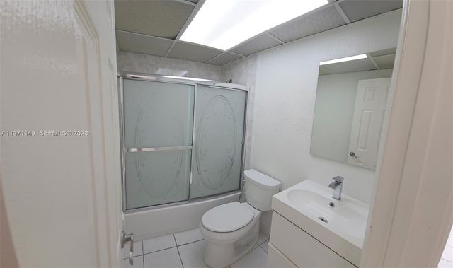 652 NW 3rd St 304, Miami, FL 33128