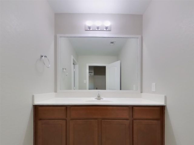 916 American Monarch Drive, La Marque, TX 77568