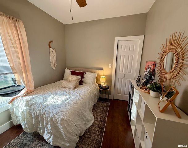 443 FIFER Street, Galesburg, IL 61401