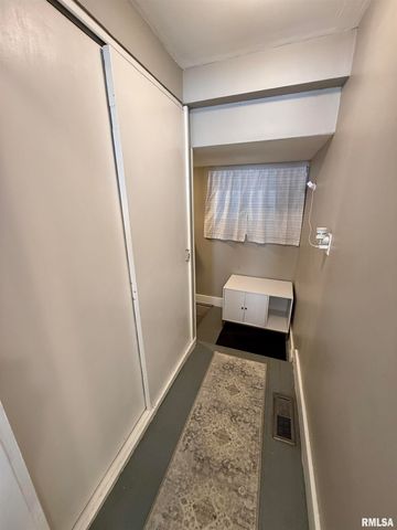 443 FIFER Street, Galesburg, IL 61401