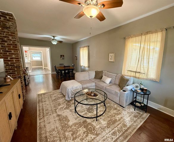 443 FIFER Street, Galesburg, IL 61401