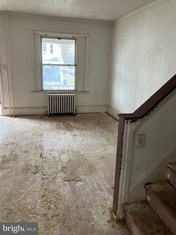 1233 CROSBY ST, Chester, PA 19013