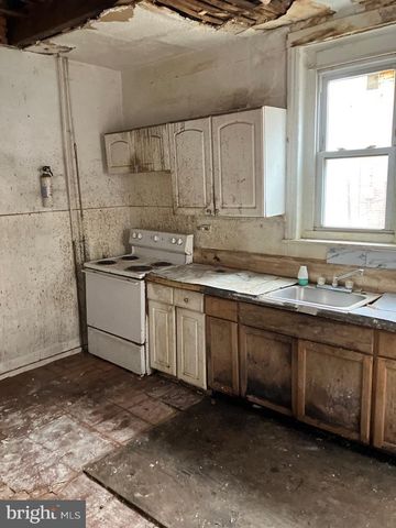 1233 CROSBY ST, Chester, PA 19013