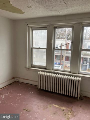 1233 CROSBY ST, Chester, PA 19013
