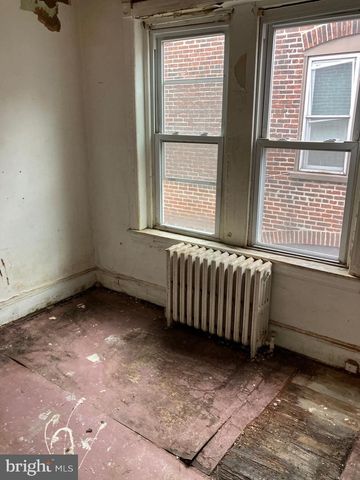 1233 CROSBY ST, Chester, PA 19013