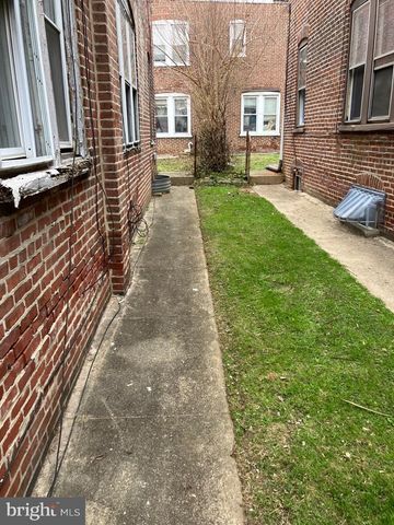 1233 CROSBY ST, Chester, PA 19013