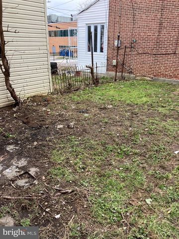 1233 CROSBY ST, Chester, PA 19013