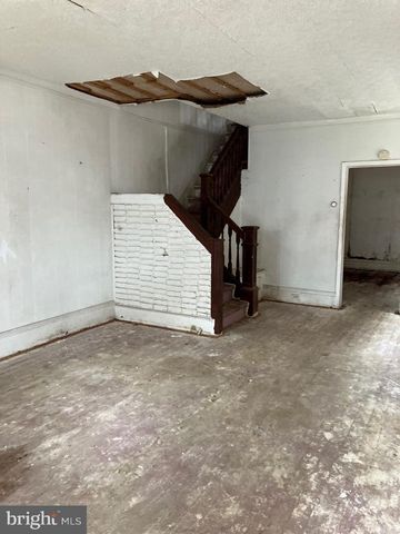 1233 CROSBY ST, Chester, PA 19013
