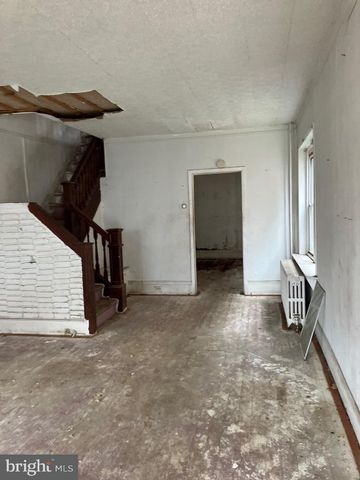 1233 CROSBY ST, Chester, PA 19013