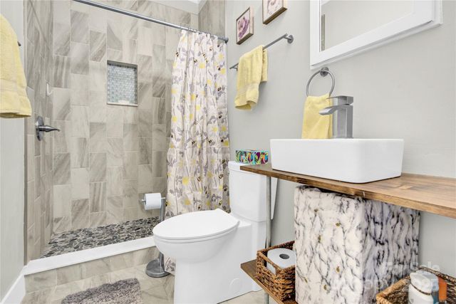 821 Wood Street, Statesville, NC 28677