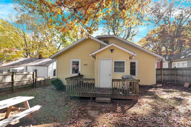 821 Wood Street, Statesville, NC 28677