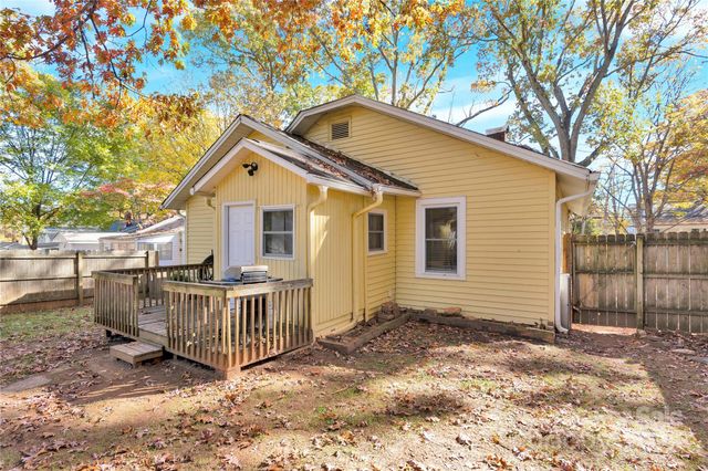 821 Wood Street, Statesville, NC 28677