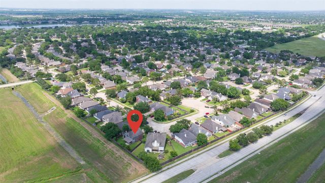 3122 Glen Cullen Lane, Pearland, TX 77584