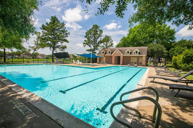 3122 Glen Cullen Lane, Pearland, TX 77584
