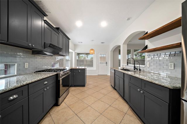 3122 Glen Cullen Lane, Pearland, TX 77584