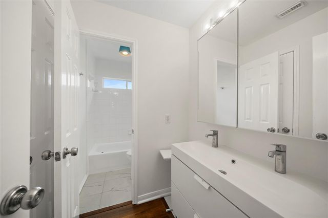 3122 Glen Cullen Lane, Pearland, TX 77584