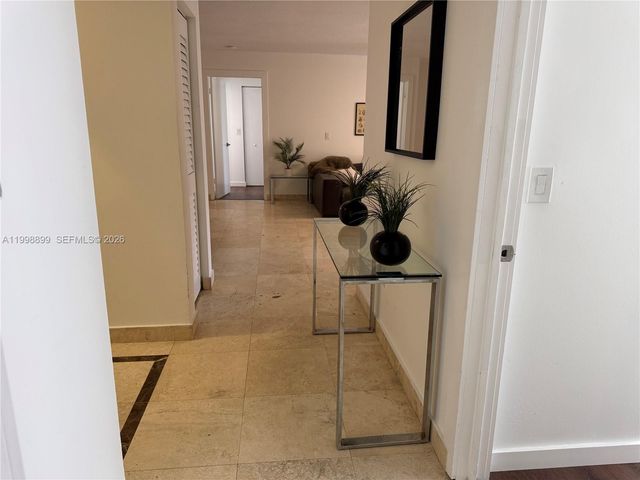 19555 E Country Club Dr 8602, Aventura, FL 33180