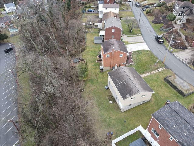 977 Vallevista St, Castle Shannon, PA 15234