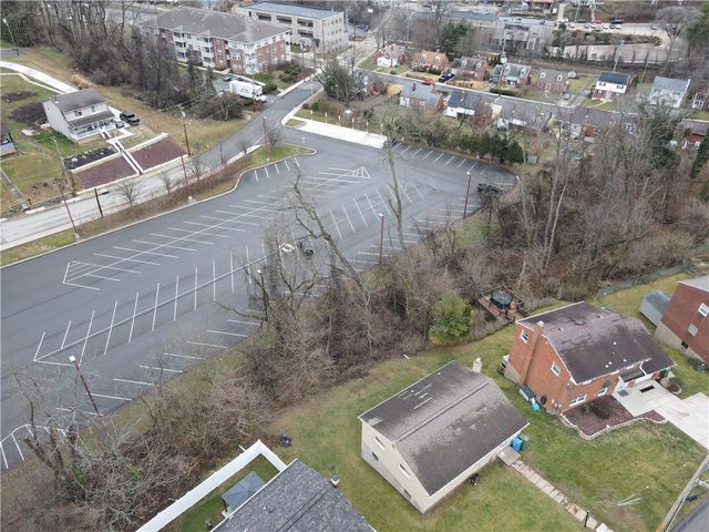 977 Vallevista St, Castle Shannon, PA 15234