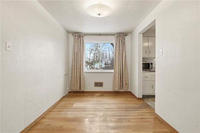 977 Vallevista St, Castle Shannon, PA 15234