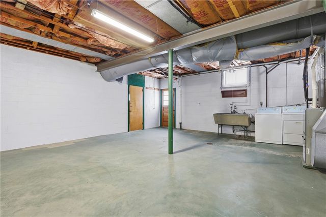 977 Vallevista St, Castle Shannon, PA 15234