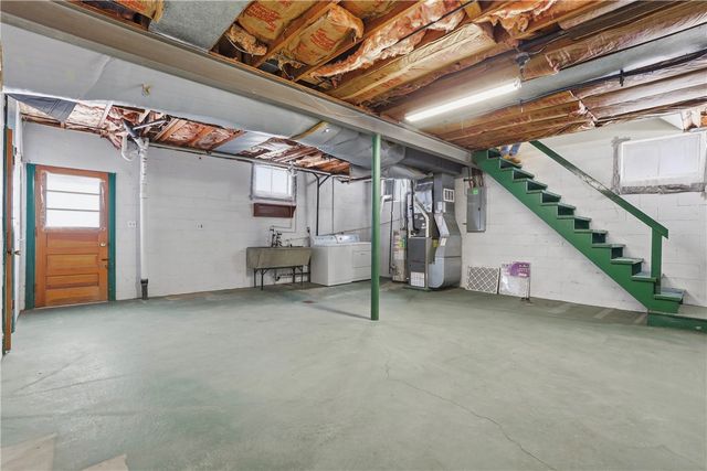 977 Vallevista St, Castle Shannon, PA 15234