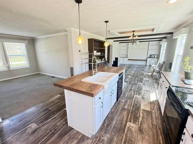 957 S Ridgecrest Lane, Paoli, IN 47454