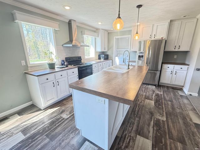 957 S Ridgecrest Lane, Paoli, IN 47454