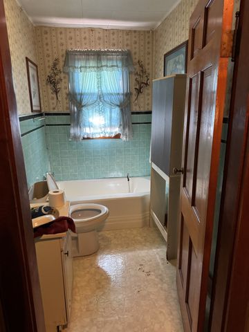 108 Cherry Ave, Lafayette, TN 37083