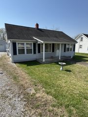 108 Cherry Ave, Lafayette, TN 37083