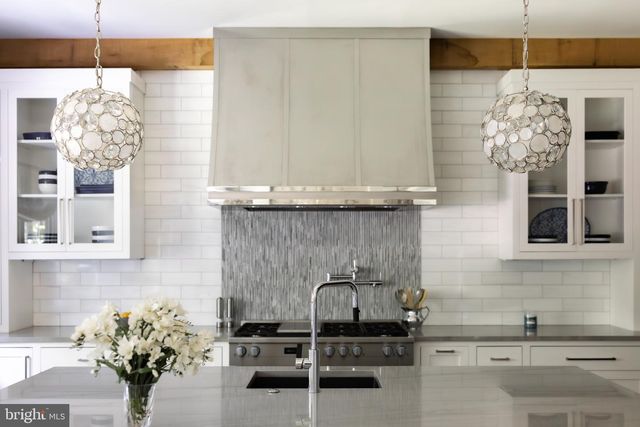 1216 EARNESTINE ST, Mclean, VA 22101