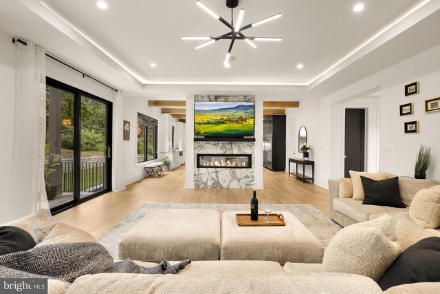 1216 EARNESTINE ST, Mclean, VA 22101