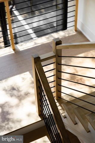 1216 EARNESTINE ST, Mclean, VA 22101