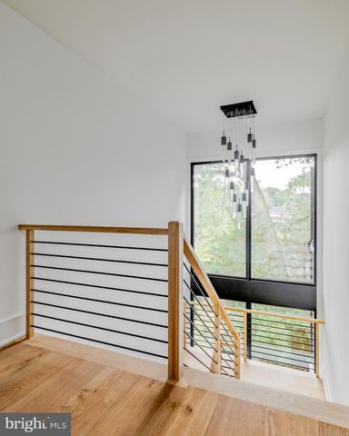 1216 EARNESTINE ST, Mclean, VA 22101