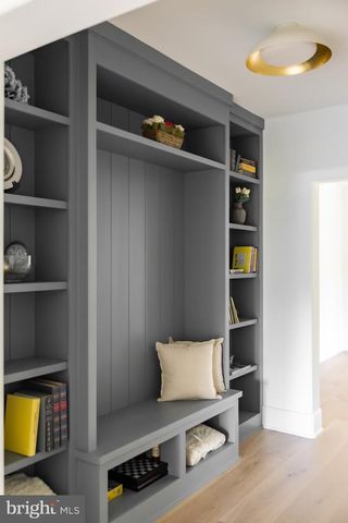 1216 EARNESTINE ST, Mclean, VA 22101