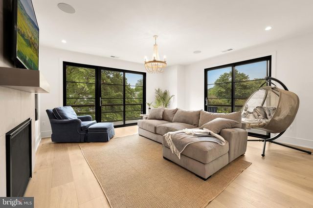 1216 EARNESTINE ST, Mclean, VA 22101