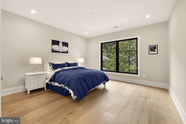 1216 EARNESTINE ST, Mclean, VA 22101