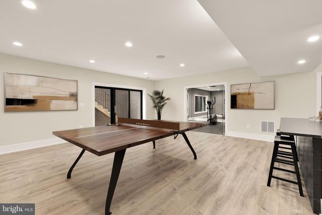 1216 EARNESTINE ST, Mclean, VA 22101