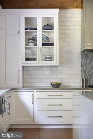 1216 EARNESTINE ST, Mclean, VA 22101