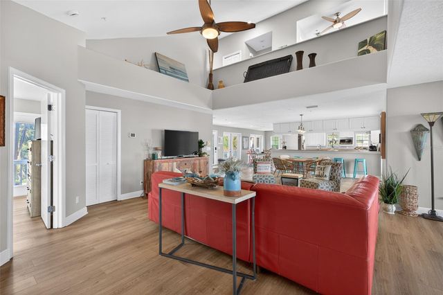 1902 ARROWHEAD DRIVE NE, St Petersburg, FL 33703