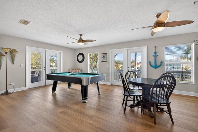 1902 ARROWHEAD DRIVE NE, St Petersburg, FL 33703