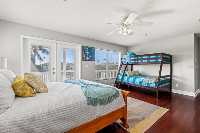 1902 ARROWHEAD DRIVE NE, St Petersburg, FL 33703