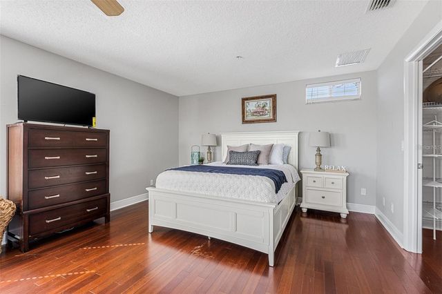 1902 ARROWHEAD DRIVE NE, St Petersburg, FL 33703