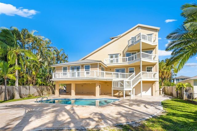 1902 ARROWHEAD DRIVE NE, St Petersburg, FL 33703