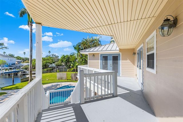 1902 ARROWHEAD DRIVE NE, St Petersburg, FL 33703