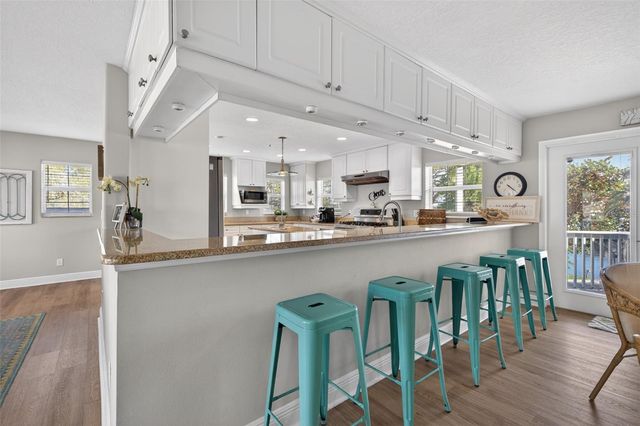 1902 ARROWHEAD DRIVE NE, St Petersburg, FL 33703