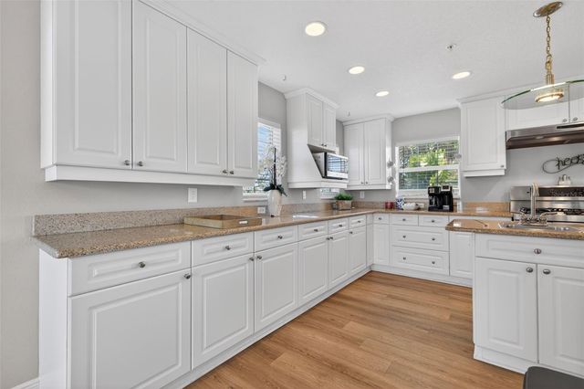 1902 ARROWHEAD DRIVE NE, St Petersburg, FL 33703