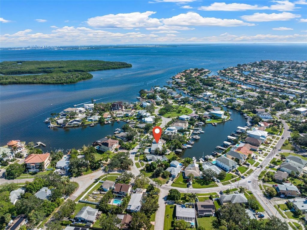 1902 ARROWHEAD DRIVE NE, St Petersburg, FL 33703