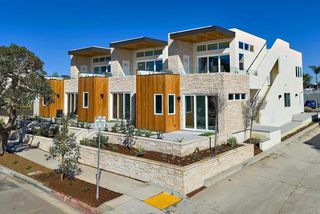 3903 Haines, San Diego, CA 92109