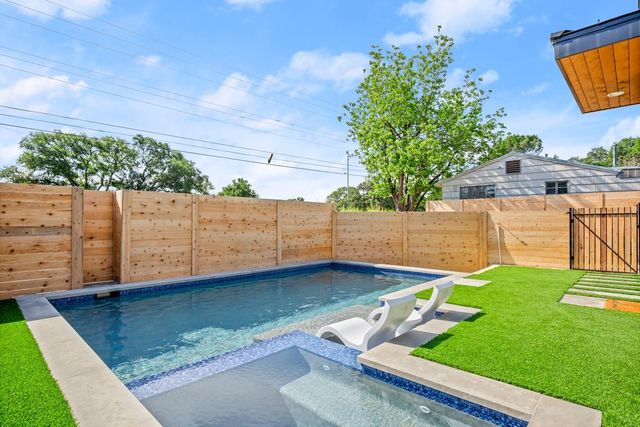 1006 Winsted LN A, Austin, TX 78703